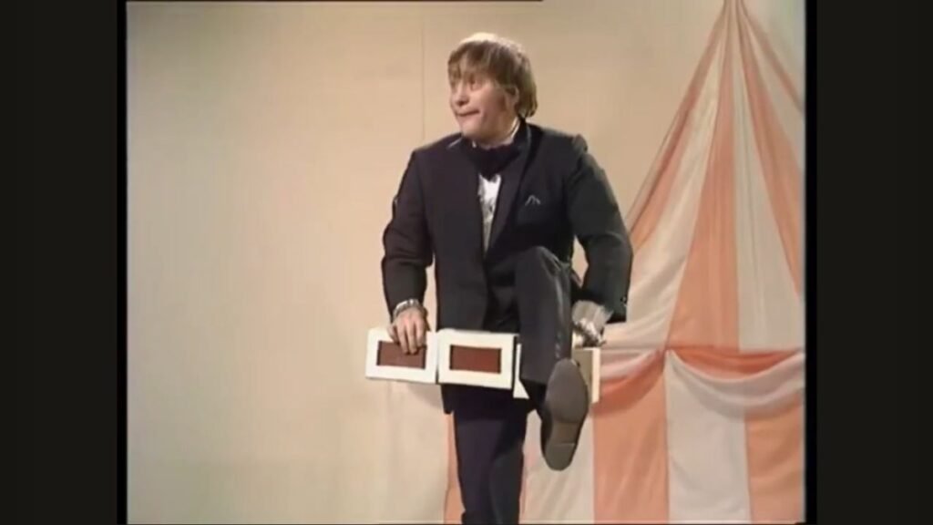 Gil Dova: American Juggler 1970