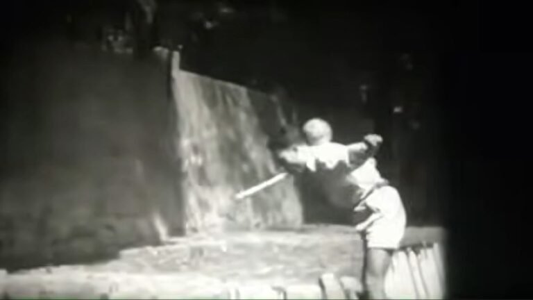Paulo-Piletto-juggles-soccer-ball-with-mouth-stick
